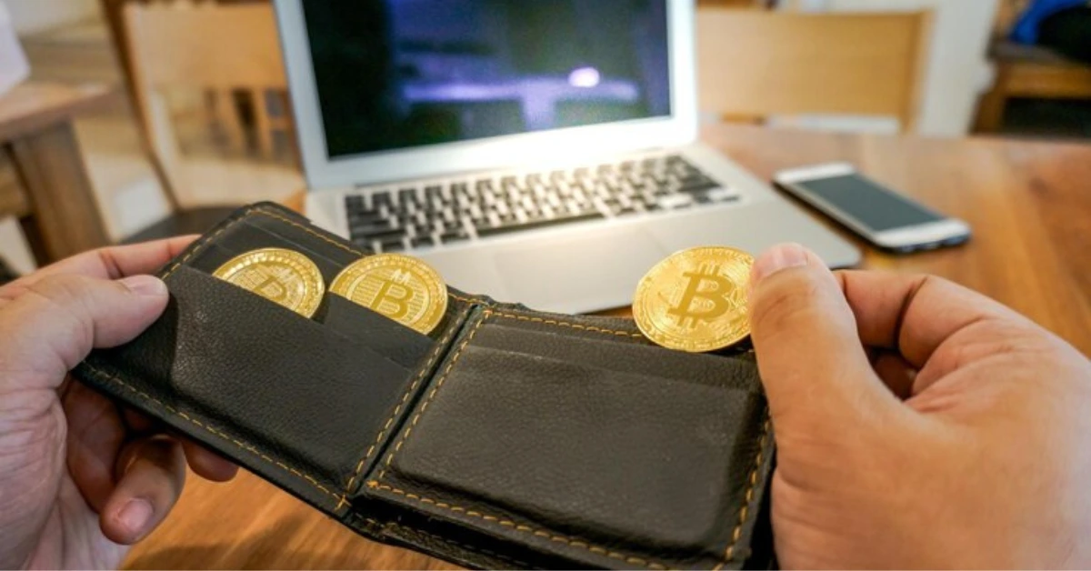 How Are Cryptocurrency Hot Wallets Different from Cold Wallets?